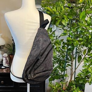 Sakroots Charcoal Floral Crossbody Bag NWOT